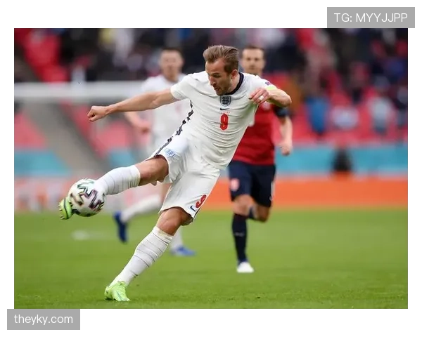 凯恩前插抢点压制后防线，本赛季进攻威胁为何超越上赛季？